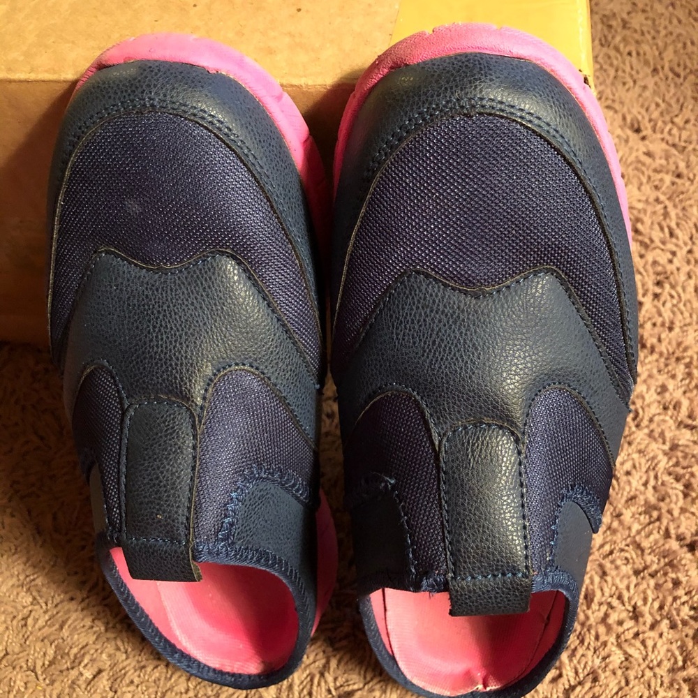 Like New-Navy Blue Clog Type Walking Shoes-8 1/2 M - Picture 2 of 6